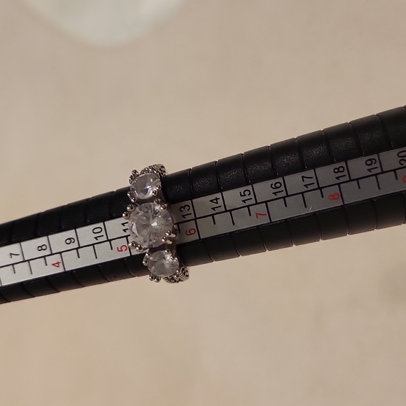 Sterling silver ring - Picture 2 of 6